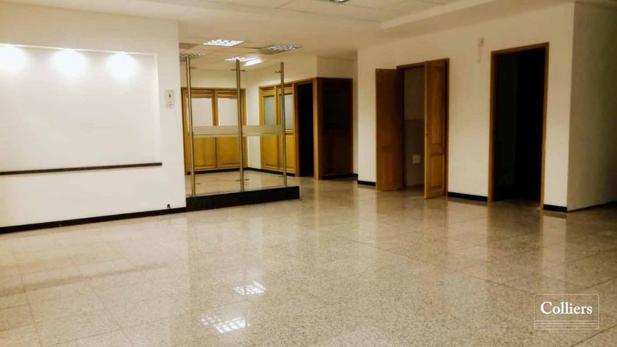 Local en venta en Santa María De Los Ángeles, Medellín, 325 m² · foto 6 de 13