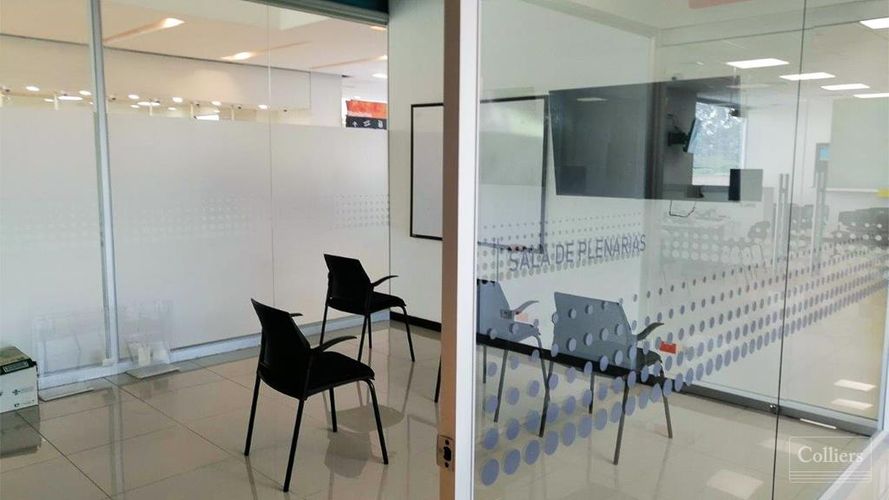 Local en venta en El Porvenir, Rionegro, 112 m² · foto 2 de 12