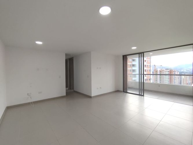 Apartamento de 3 alcobas en arriendo en Las Lomitas, Sabaneta, 86 m² · foto 2 de 9