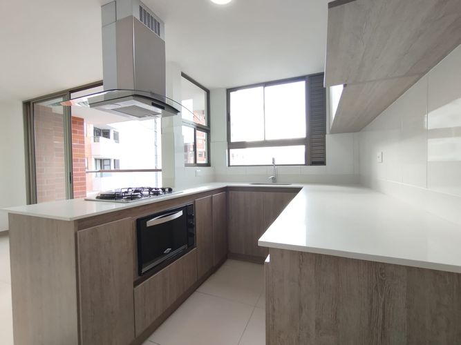 Apartamento de 3 alcobas en arriendo en Las Lomitas, Sabaneta, 86 m² · foto 4 de 9