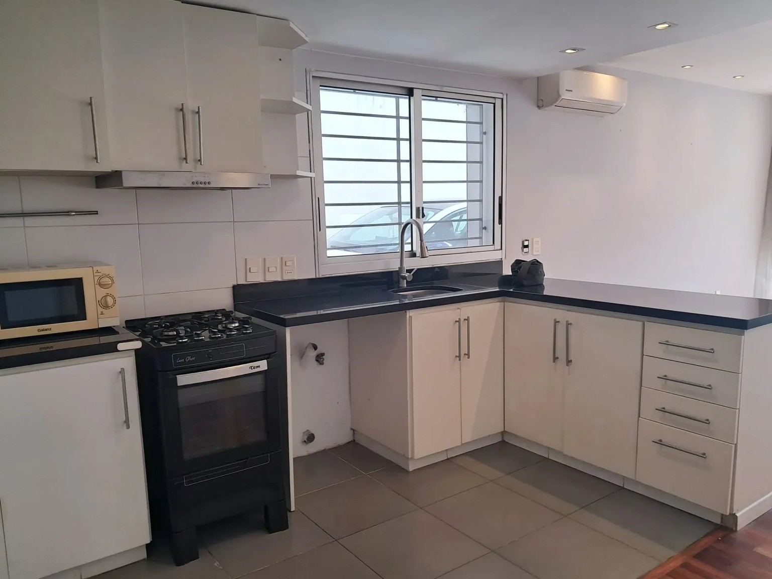 ALQUILER EN MALVIN, 1 DORMITORIO, PLANTA BAJA, AL FRENTE, OPCION COCHERA, IMPECABLE ESTADO · Foto 4