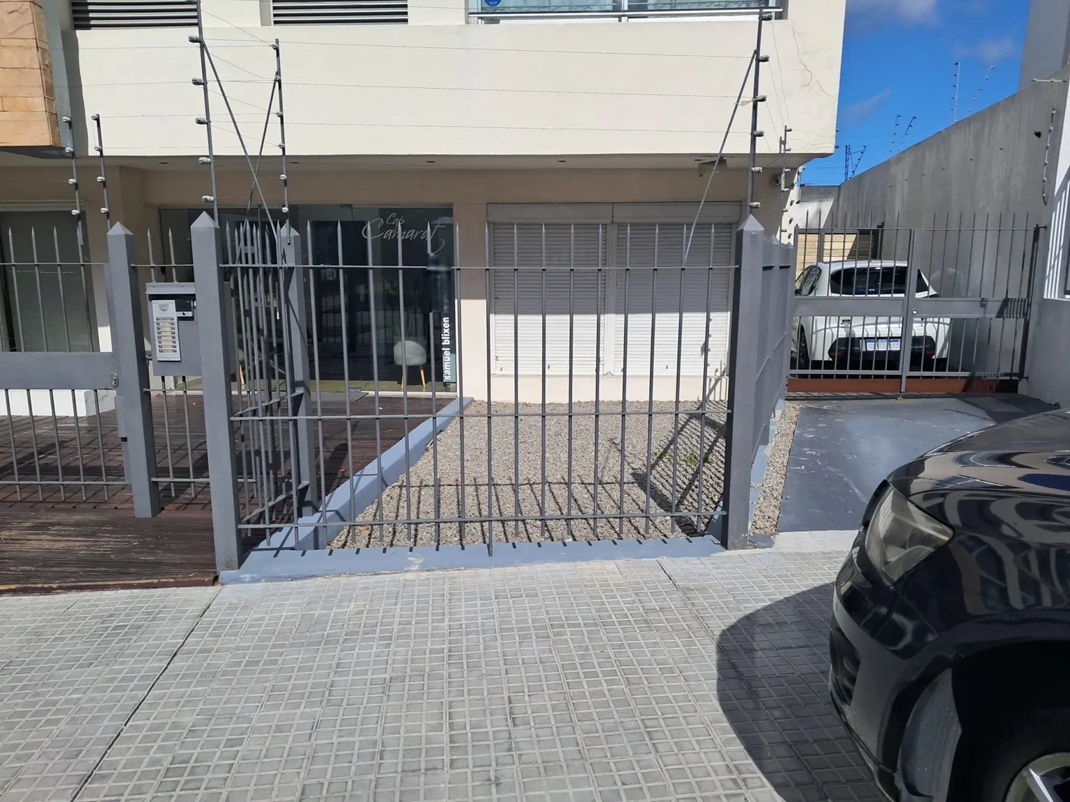 ALQUILER EN MALVIN, 1 DORMITORIO, PLANTA BAJA, AL FRENTE, OPCION COCHERA, IMPECABLE ESTADO · Foto 2