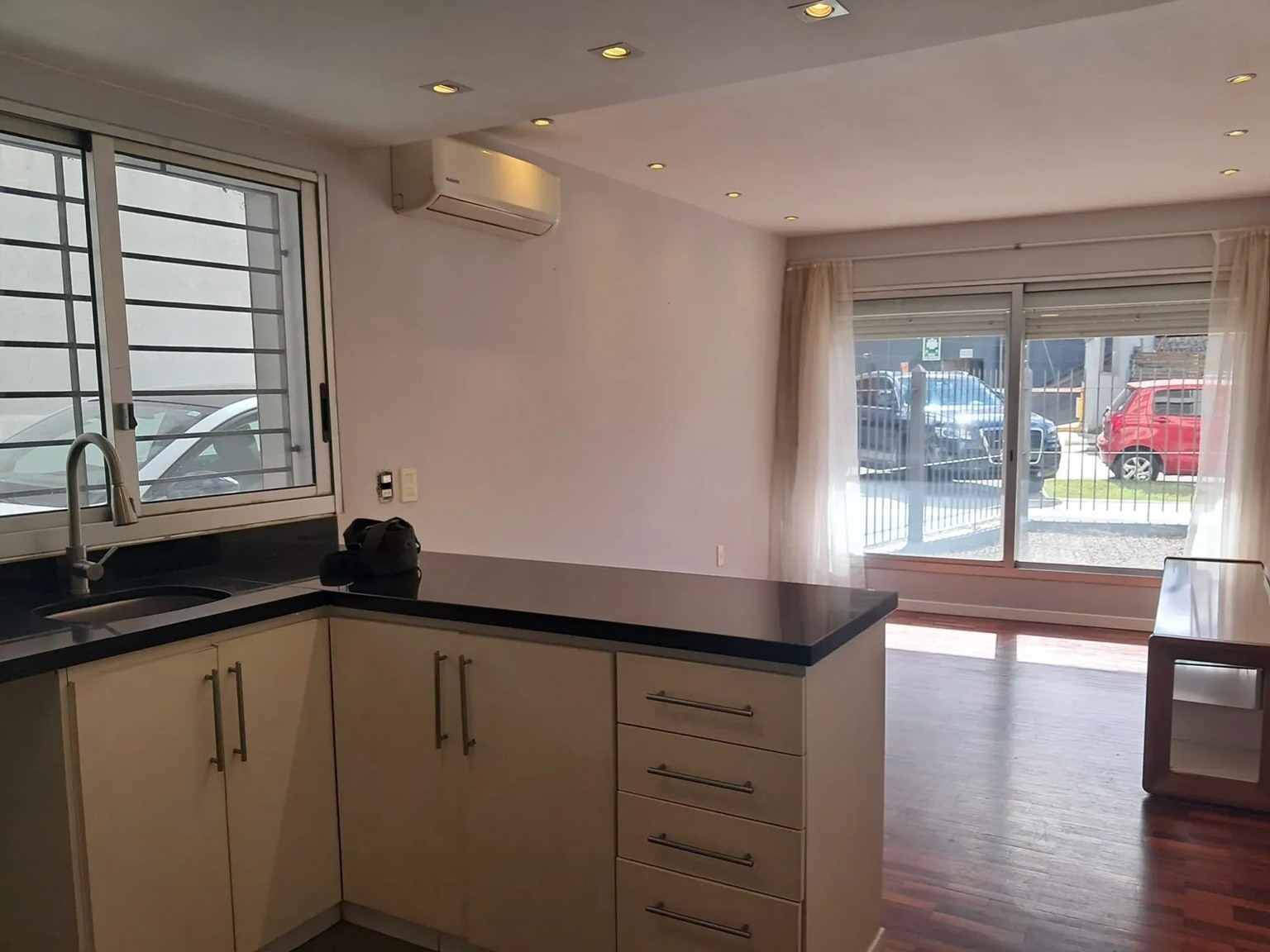ALQUILER EN MALVIN, 1 DORMITORIO, PLANTA BAJA, AL FRENTE, OPCION COCHERA, IMPECABLE ESTADO · Foto 5