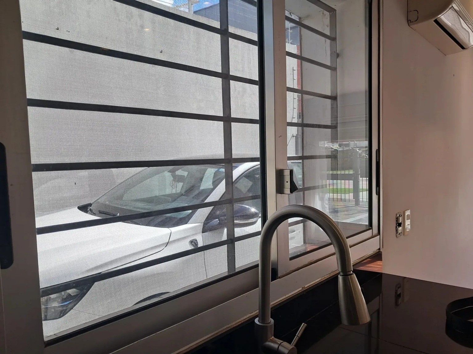 ALQUILER EN MALVIN, 1 DORMITORIO, PLANTA BAJA, AL FRENTE, OPCION COCHERA, IMPECABLE ESTADO · Foto 9