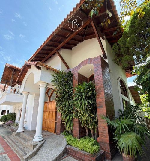 Casa de 4 alcobas en venta en El Country, Barranquilla, 256 m² · foto 2 de 18