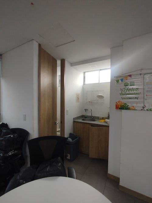 Oficina en arriendo en Los Alpes, Pereira, 42 m² · foto 3 de 8