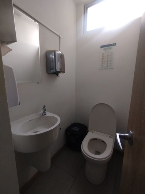 Oficina en arriendo en Los Alpes, Pereira, 76 m² · foto 2 de 11