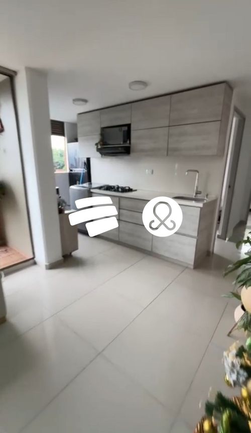 Apartamento de 3 alcobas en venta en Castropol, Medellín, 80 m² · foto 3 de 17
