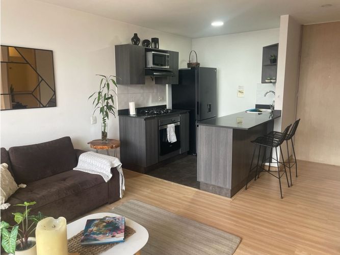 Apartamento de 1 alcoba en arriendo en Loma De Los Gonzalez, Medellín, 52 m² · foto 3 de 13