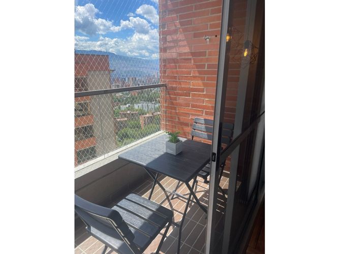Apartamento de 1 alcoba en arriendo en Loma De Los Gonzalez, Medellín, 52 m² · foto 12 de 13