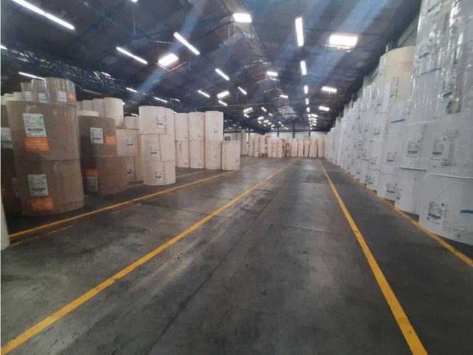 Bodega en arriendo en Acopi, Cali · foto 3 de 5