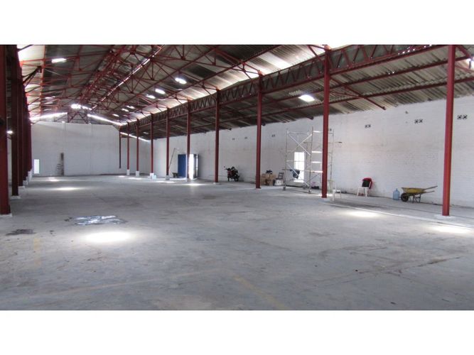 Bodega en arriendo en Cascajal, Cali, 1400 m² · foto 4 de 13
