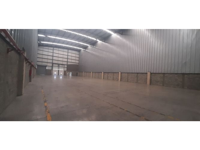 Bodega en arriendo en Acopi, Cali, 1152 m² · foto 2 de 6