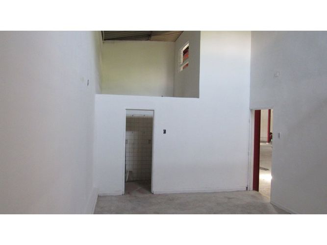 Bodega en arriendo en Cascajal, Cali, 1400 m² · foto 12 de 13