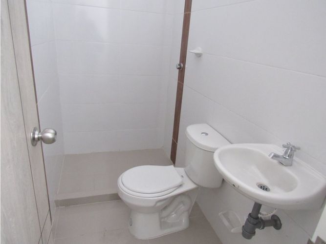Bodega en arriendo en Acopi, Cali, 650 m² · foto 4 de 9