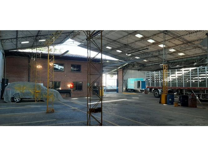 Bodega en venta en Flora Industrial, Cali, 1711 m² · foto 8 de 19
