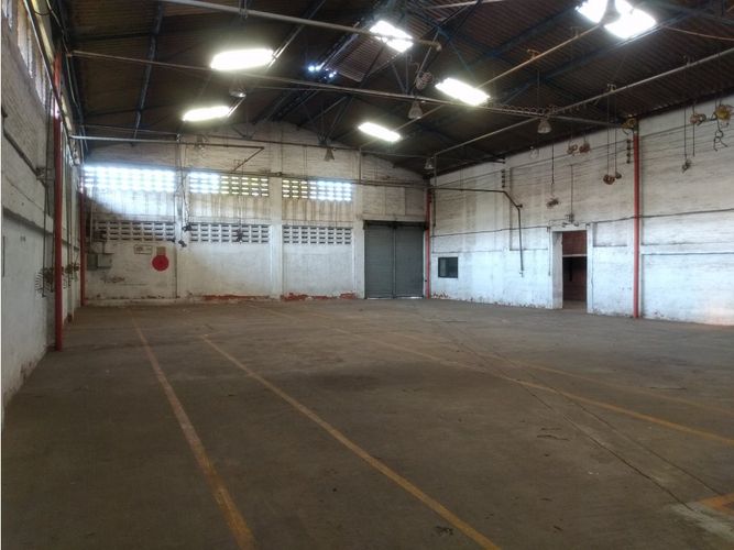 Bodega en venta en Jorge Isaacs, Cali, 2580 m² · foto 6 de 11