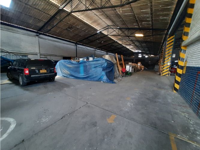 Bodega en venta en Salomia, Cali, 3000 m² · foto 2 de 9