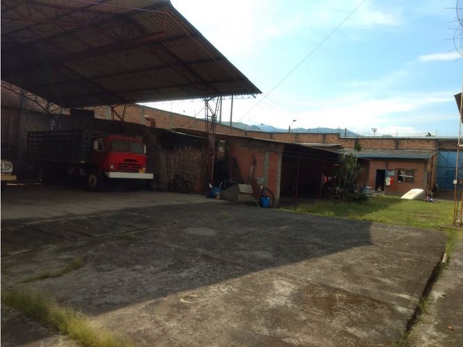 Bodega en venta en Jorge Isaacs, Cali, 2580 m² · foto 9 de 11
