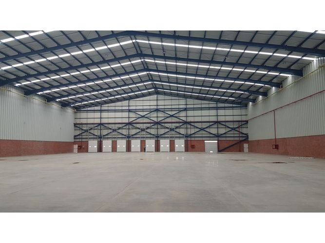 Bodega en arriendo en Acopi, Yumbo, 3076 m² · foto 2 de 5