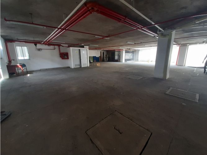 Edificio en venta en Versalles, Cali, 1300 m² · foto 3 de 18