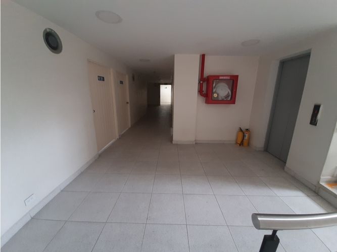 Edificio en venta en Versalles, Cali, 1300 m² · foto 4 de 18