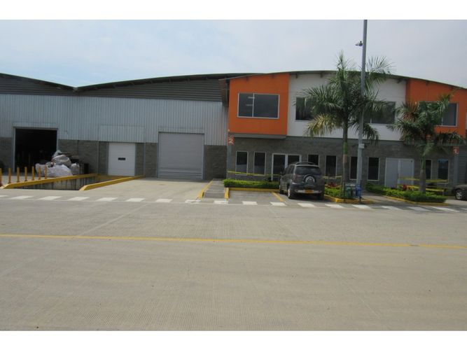 Bodega en arriendo en Acopi, Yumbo, 1147 m² · foto 3 de 11