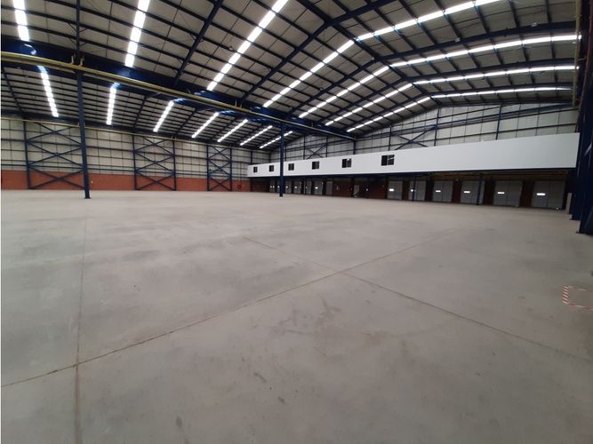 Bodega en arriendo en Acopi, Yumbo · foto 2 de 19