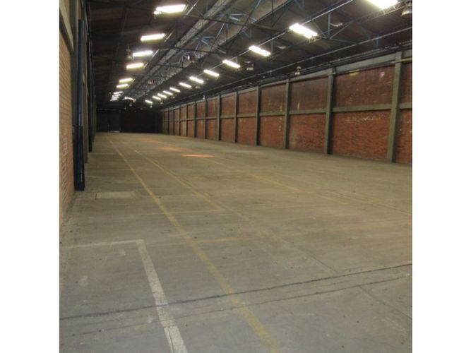 Bodega en arriendo en Troncal, Cali, 4200 m² · foto 2 de 16