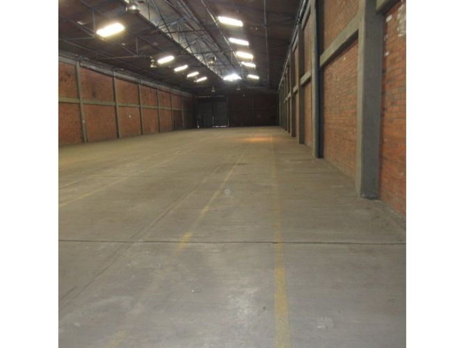 Bodega en arriendo en Troncal, Cali, 4200 m² · foto 6 de 16
