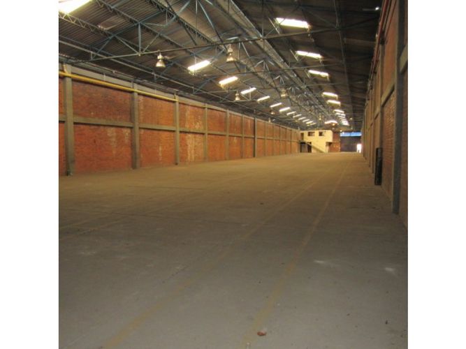 Bodega en arriendo en Troncal, Cali, 4200 m² · foto 9 de 16
