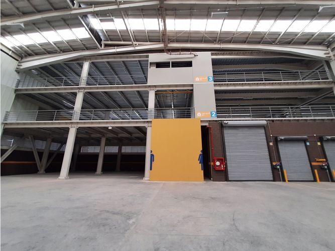 Bodega en arriendo en Novaterra, Mosquera, 4754 m² · foto 3 de 13