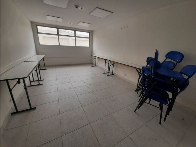 Edificio en arriendo en Versalles, Cali, 1300 m² · foto 15 de 16