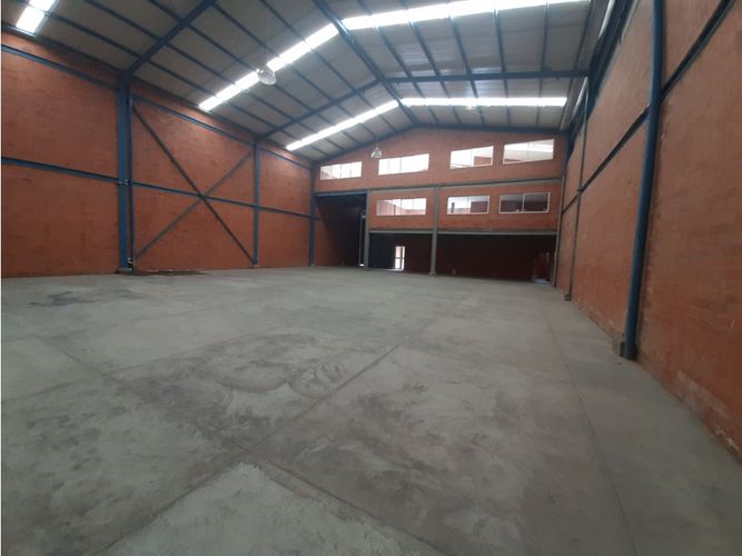 Bodega en arriendo en Arroyohondo, Yumbo, 780 m² · foto 2 de 12