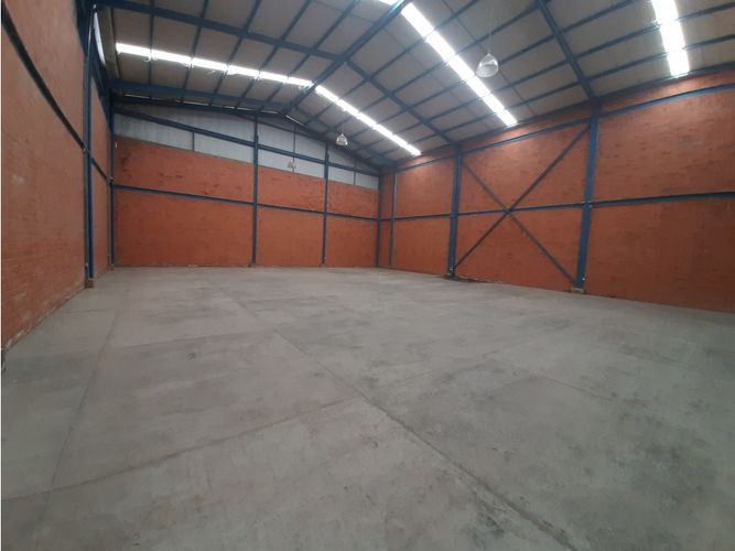 Bodega en arriendo en Arroyohondo, Yumbo, 780 m² · foto 3 de 12