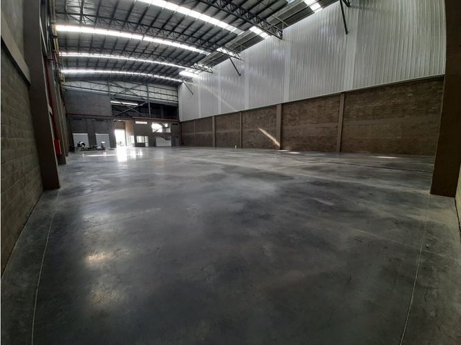 Bodega en arriendo en Arroyohondo, Yumbo, 1870 m² · foto 2 de 8