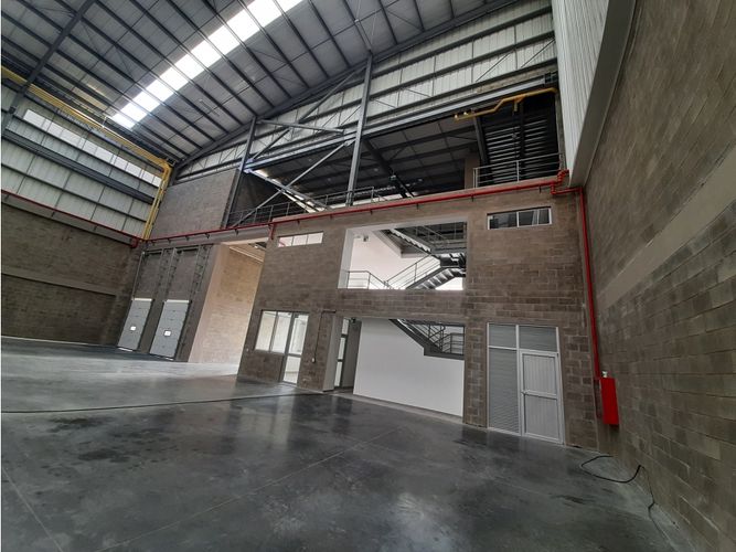 Bodega en arriendo en Arroyohondo, Yumbo, 1870 m² · foto 4 de 8
