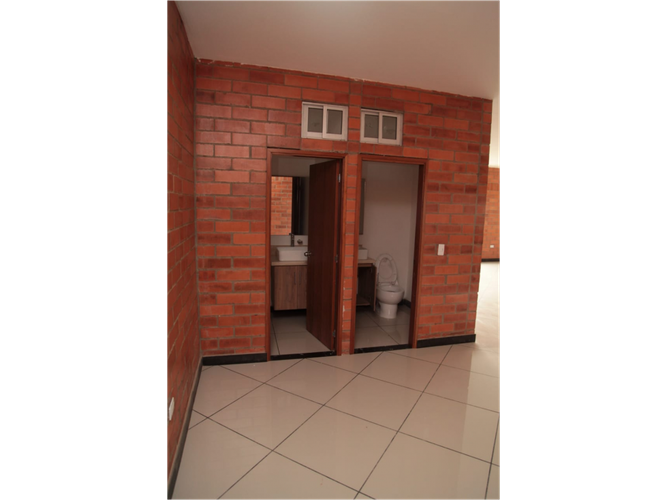 Bodega en arriendo en Arroyohondo, Yumbo, 780 m² · foto 2 de 7