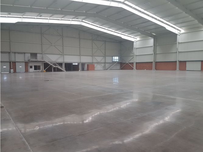 Bodega en arriendo en Acopi, Yumbo, 4200 m² · foto 5 de 9