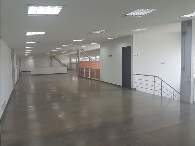 Bodega en arriendo en Acopi, Yumbo, 4200 m² · foto 6 de 9