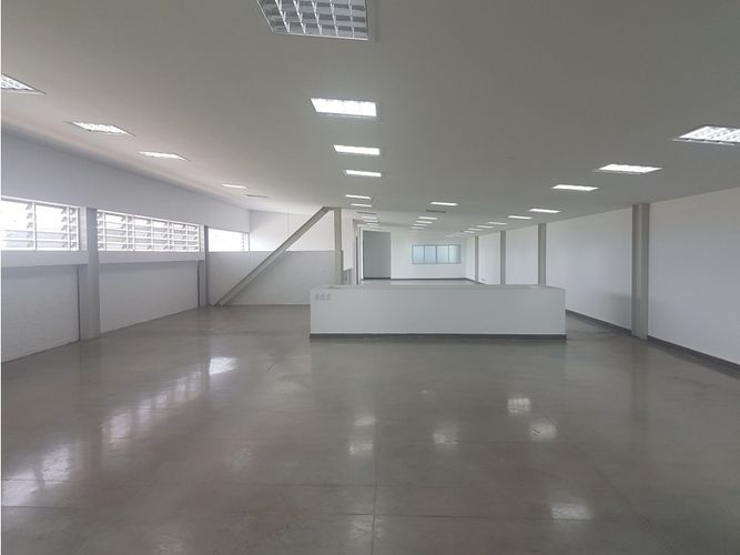 Bodega en arriendo en Acopi, Yumbo, 4200 m² · foto 7 de 9