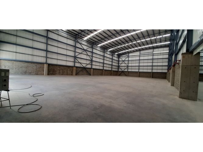 Bodega en arriendo en Acopi, Cali, 2728 m² · foto 6 de 10