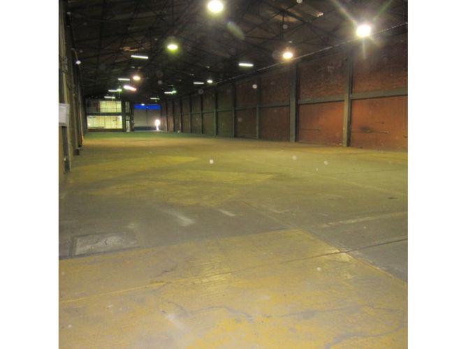 Bodega en arriendo en Troncal, Cali, 2100 m² · foto 2 de 22