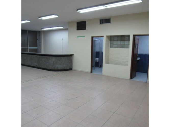 Bodega en arriendo en Troncal, Cali, 2100 m² · foto 8 de 22