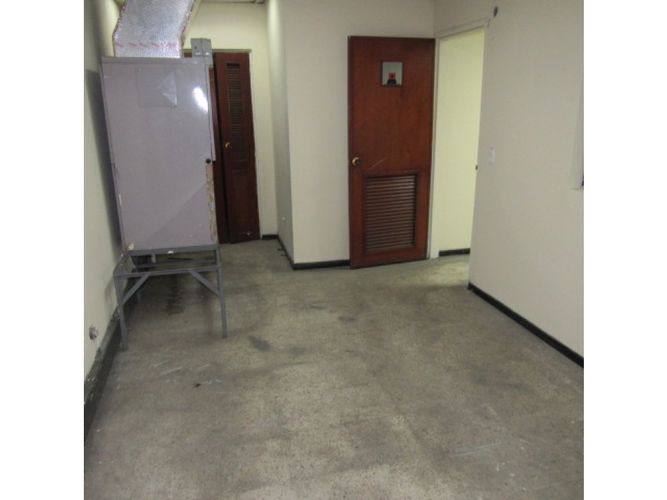 Bodega en arriendo en Troncal, Cali, 2100 m² · foto 20 de 22