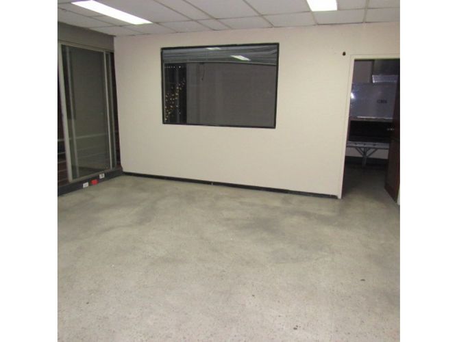 Bodega en arriendo en Troncal, Cali, 2100 m² · foto 22 de 22