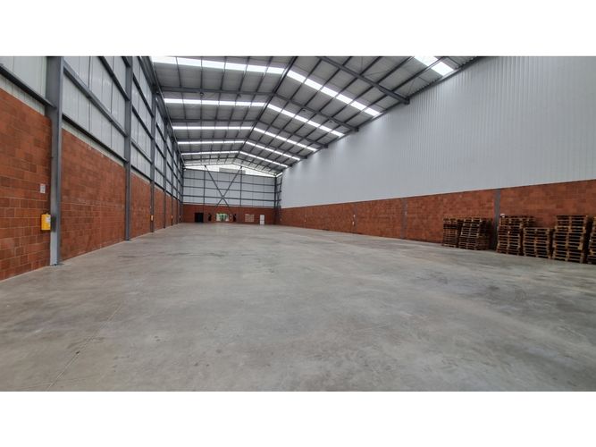 Bodega en arriendo en Arroyohondo, Cali, 1497 m² · foto 5 de 12