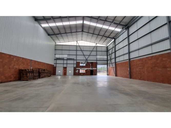 Bodega en arriendo en Arroyohondo, Cali, 1497 m² · foto 6 de 12