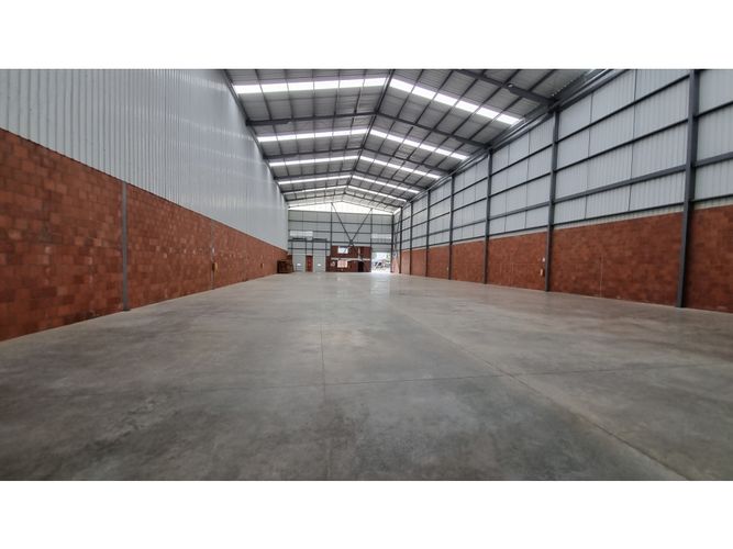 Bodega en arriendo en Arroyohondo, Cali, 1497 m² · foto 7 de 12