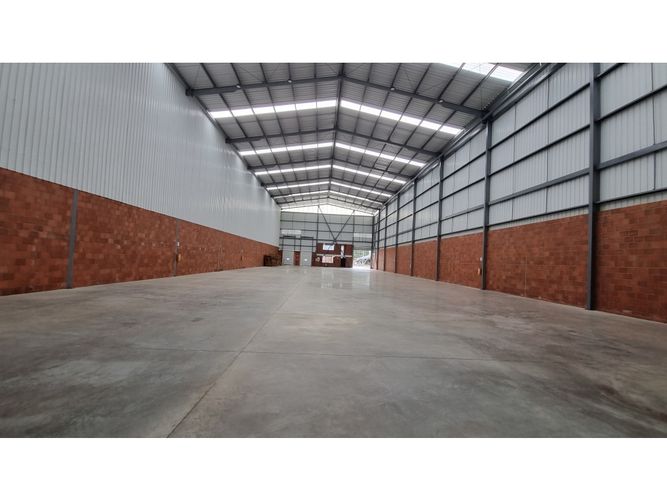Bodega en arriendo en Arroyohondo, Cali, 1497 m² · foto 9 de 12
